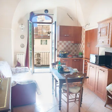 Casa Di Lella - Happy