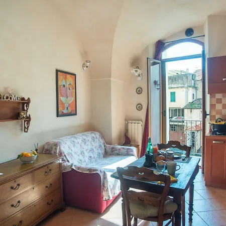Casa Di Lella 1-bed Balcony & Old Town - Happy شقة سانريمو